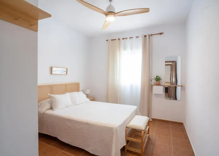 Jardines De Zahora C02 بيت للعطل *